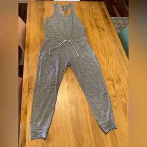 Vuori Lux jumpsuit. Size Medium. Color grey.